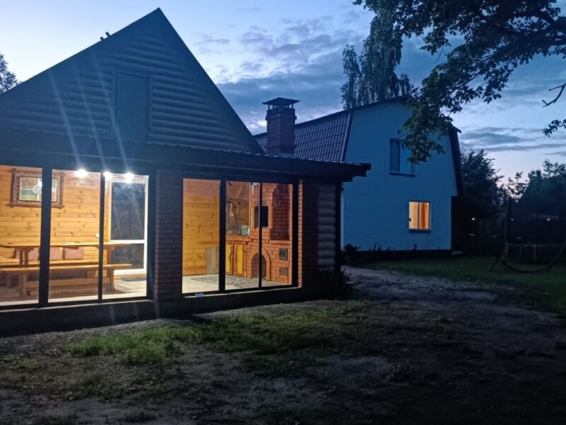 Дом на берегу озера