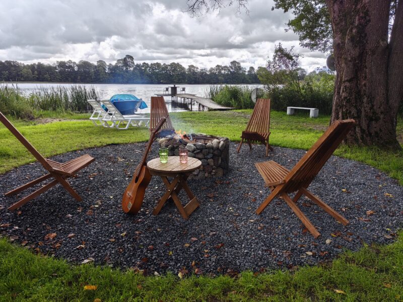 Дом на берегу озера