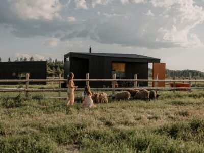 Панорамные мини-дома на ферме Nomad Houses