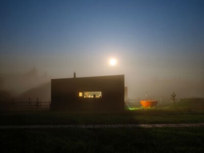 Панорамные мини-дома на ферме Nomad Houses