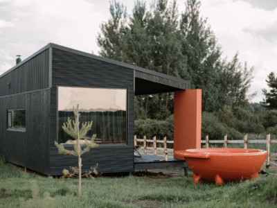 Панорамные мини-дома на ферме Nomad Houses