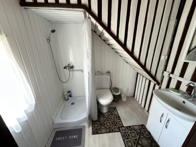 Домик около озера Струсто