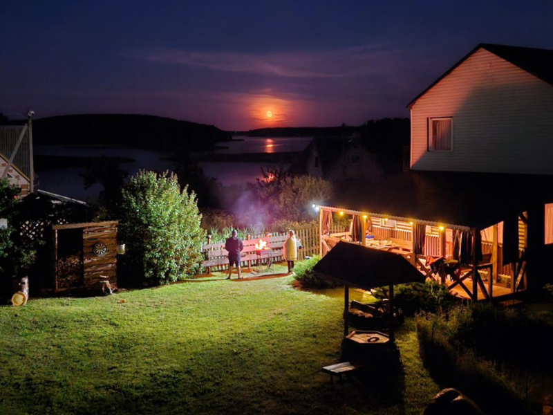 Домик около озера Струсто