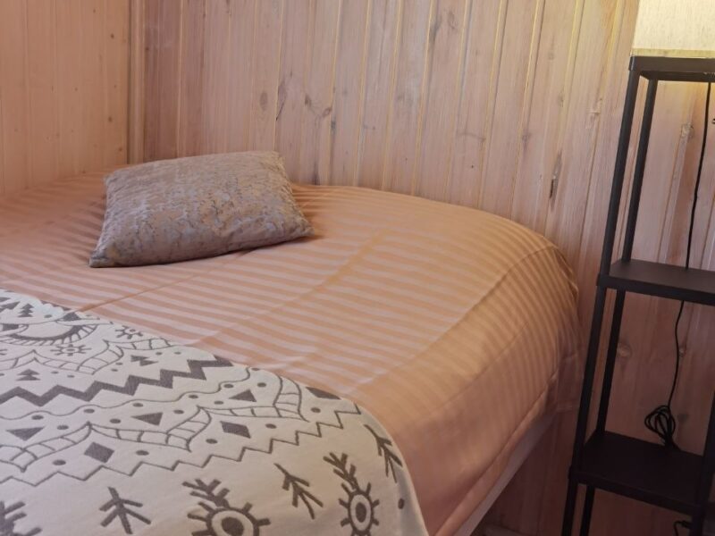 Домик на берегу реки Нарочанка